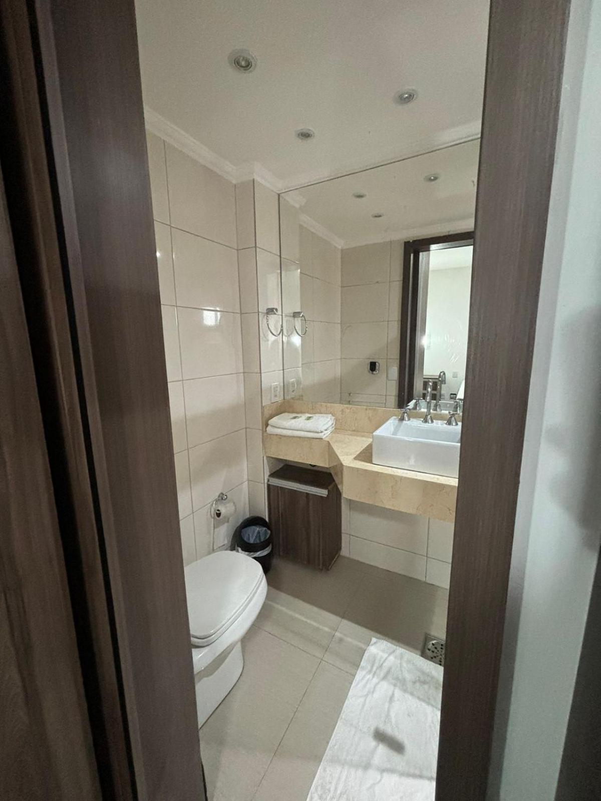 1810 - Flat Para Temporada Em Goiania-Proximo Ao Parque Areiao Exteriör bild